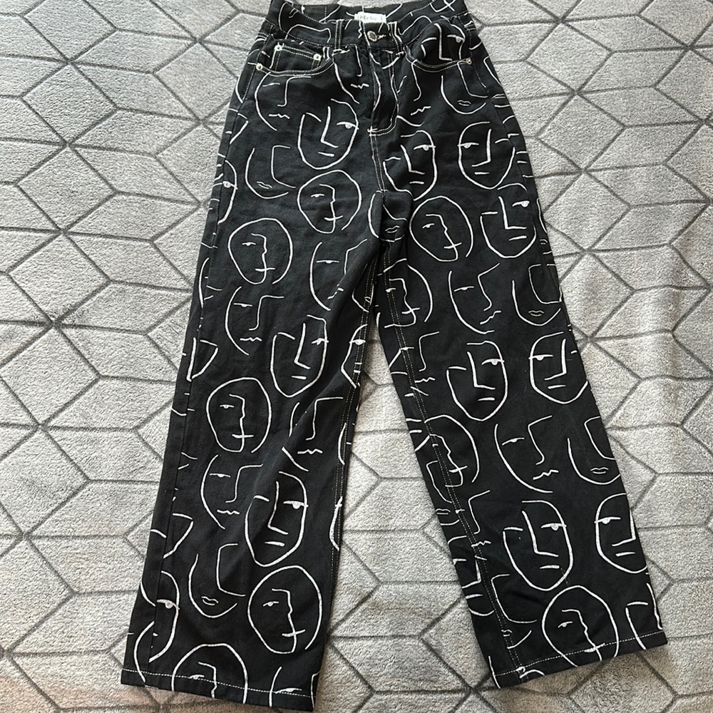 cutest graphic jeans ever!